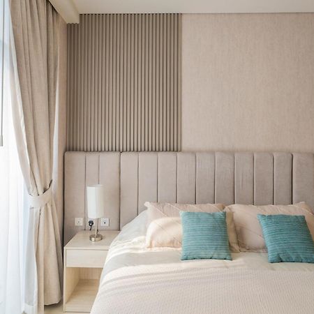 Studio With Pool And Private Beach Access On Palm Jumeirah Dubai Exteriör bild