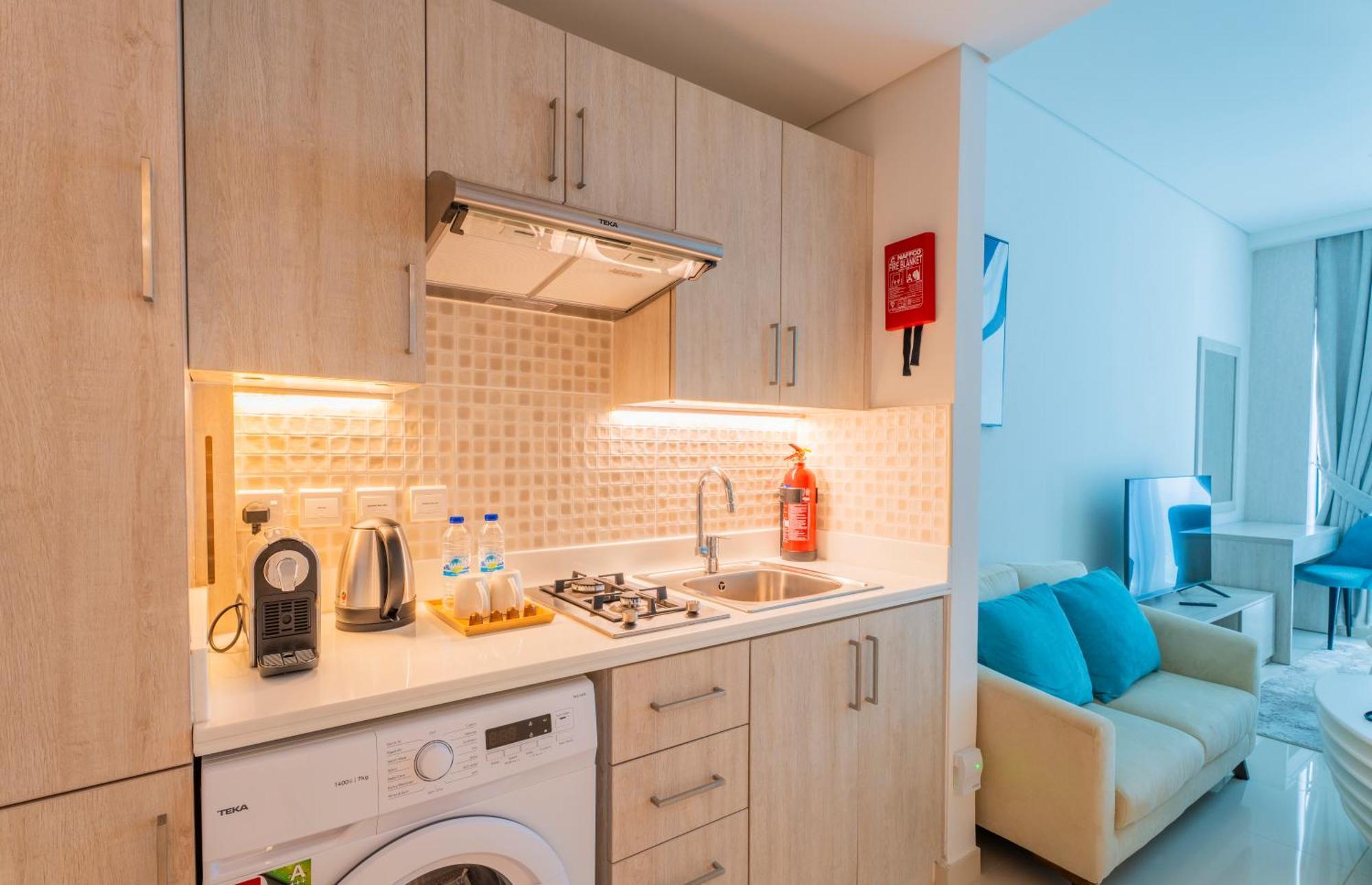 Studio With Pool And Private Beach Access On Palm Jumeirah Dubai Exteriör bild
