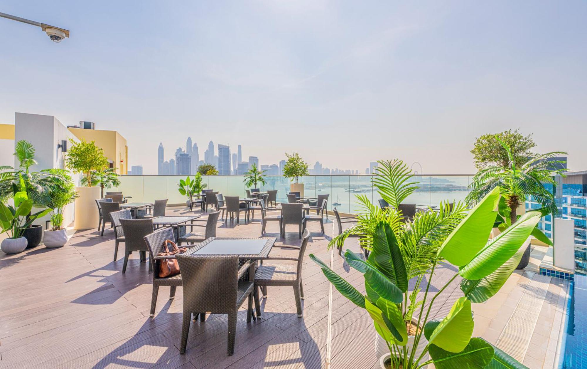 Studio With Pool And Private Beach Access On Palm Jumeirah Dubai Exteriör bild