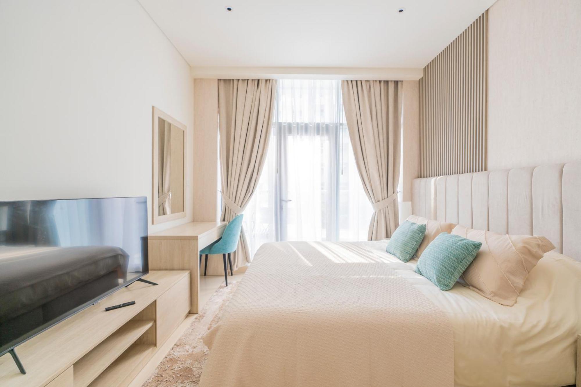 Studio With Pool And Private Beach Access On Palm Jumeirah Dubai Exteriör bild