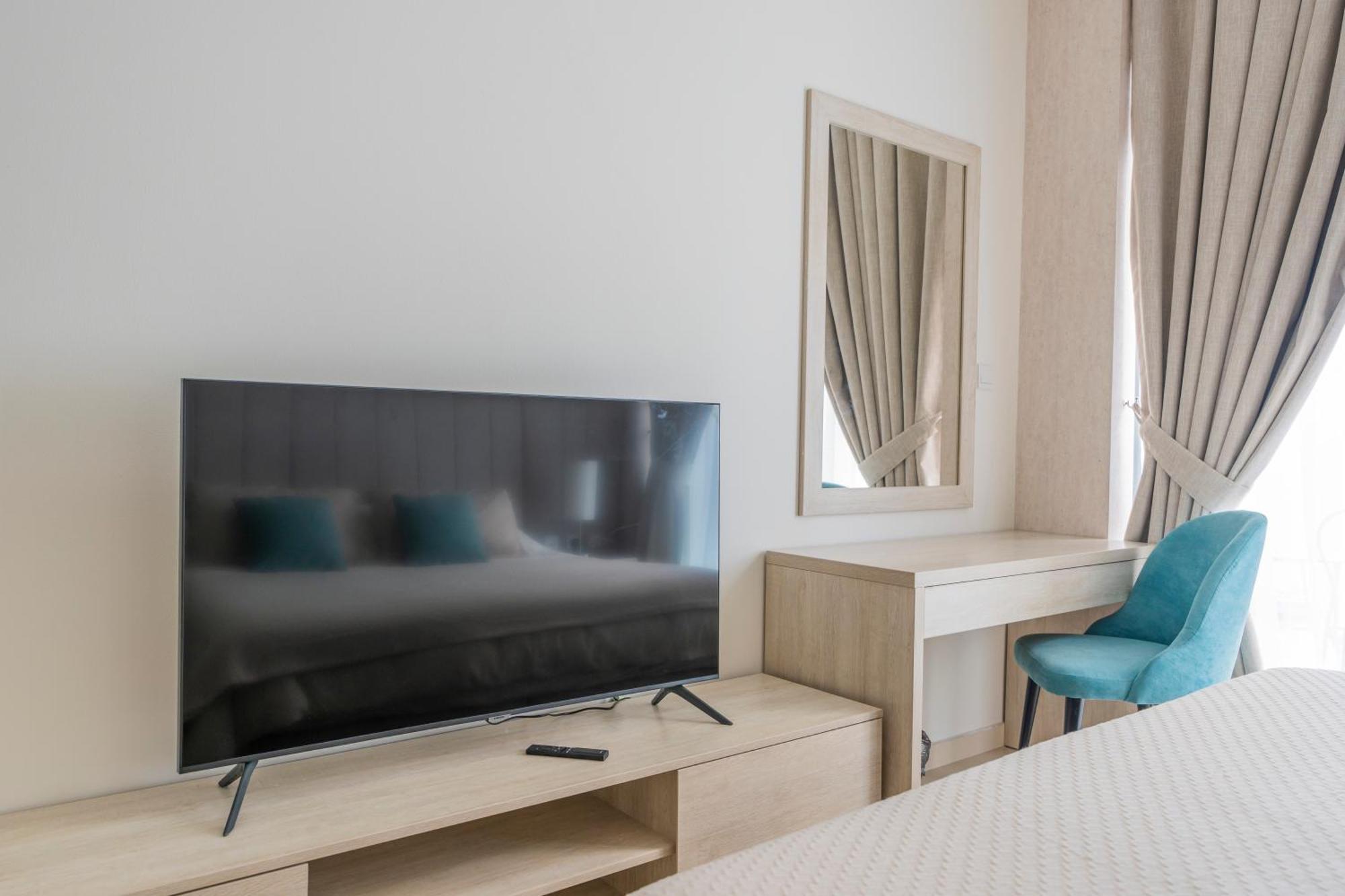 Studio With Pool And Private Beach Access On Palm Jumeirah Dubai Exteriör bild