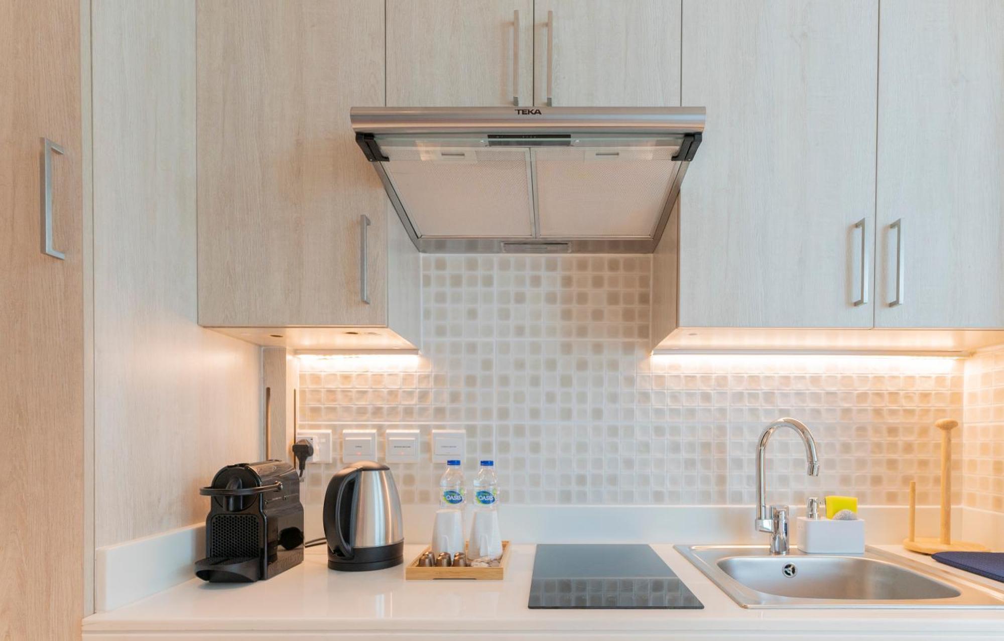 Studio With Pool And Private Beach Access On Palm Jumeirah Dubai Exteriör bild