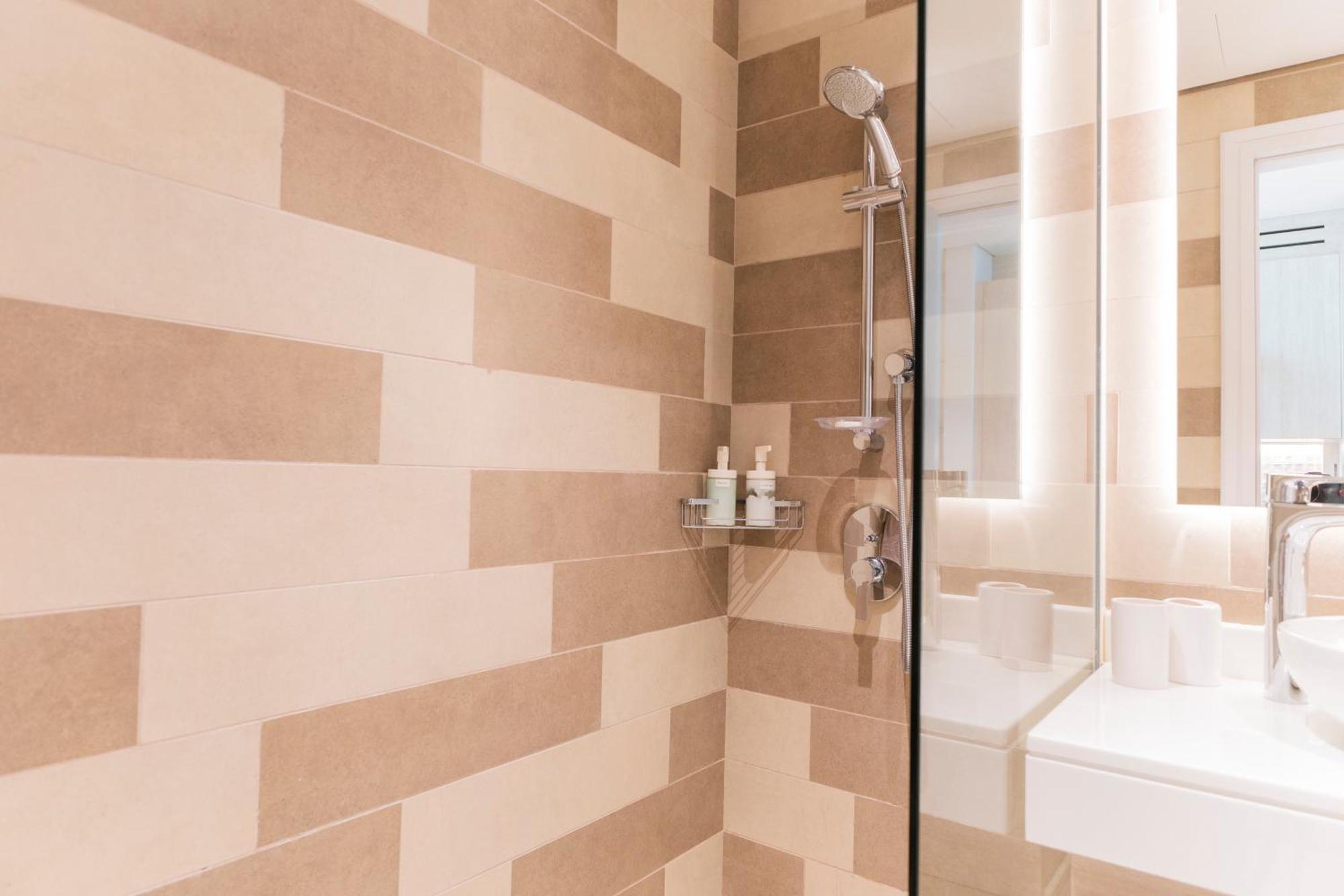 Studio With Pool And Private Beach Access On Palm Jumeirah Dubai Exteriör bild